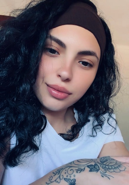Valentina, online now on OmiTV